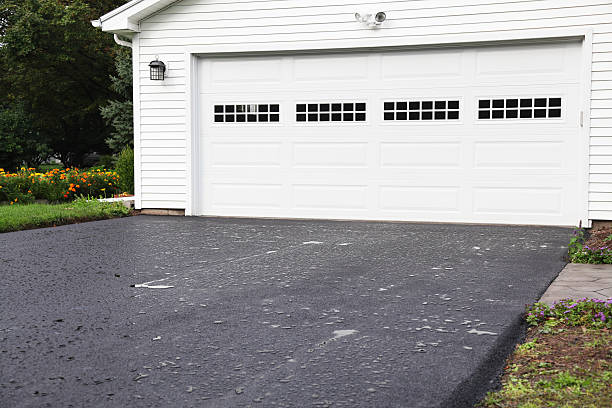 Best Construction Debris Removal  in Henryville, IN